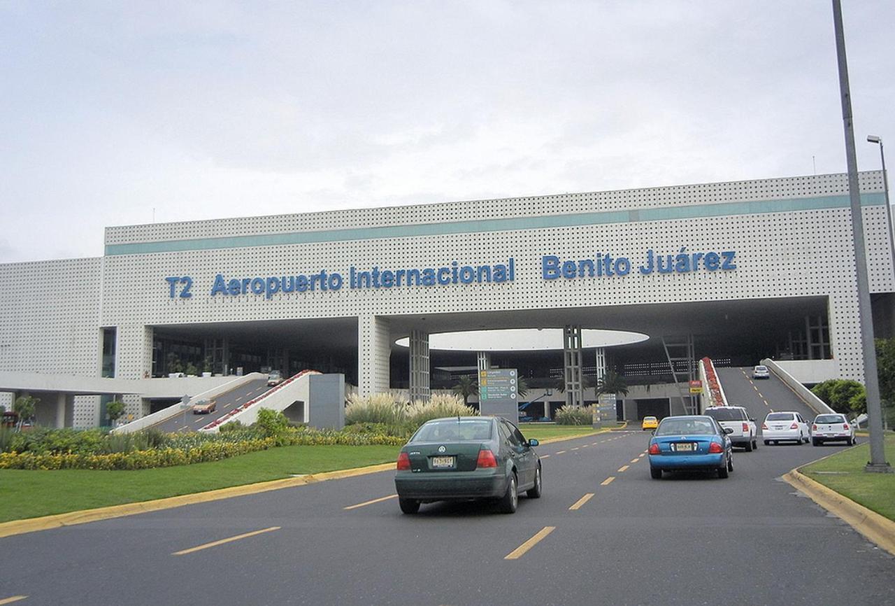 izZzleep Aeropuerto Terminal 2 Hotel Mexico-stad Buitenkant foto